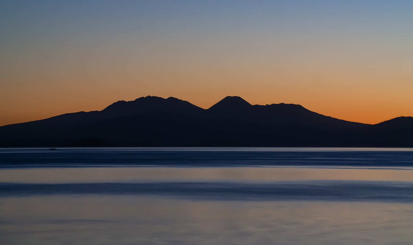Clear skies and perfect sunset over Lake Taupo.