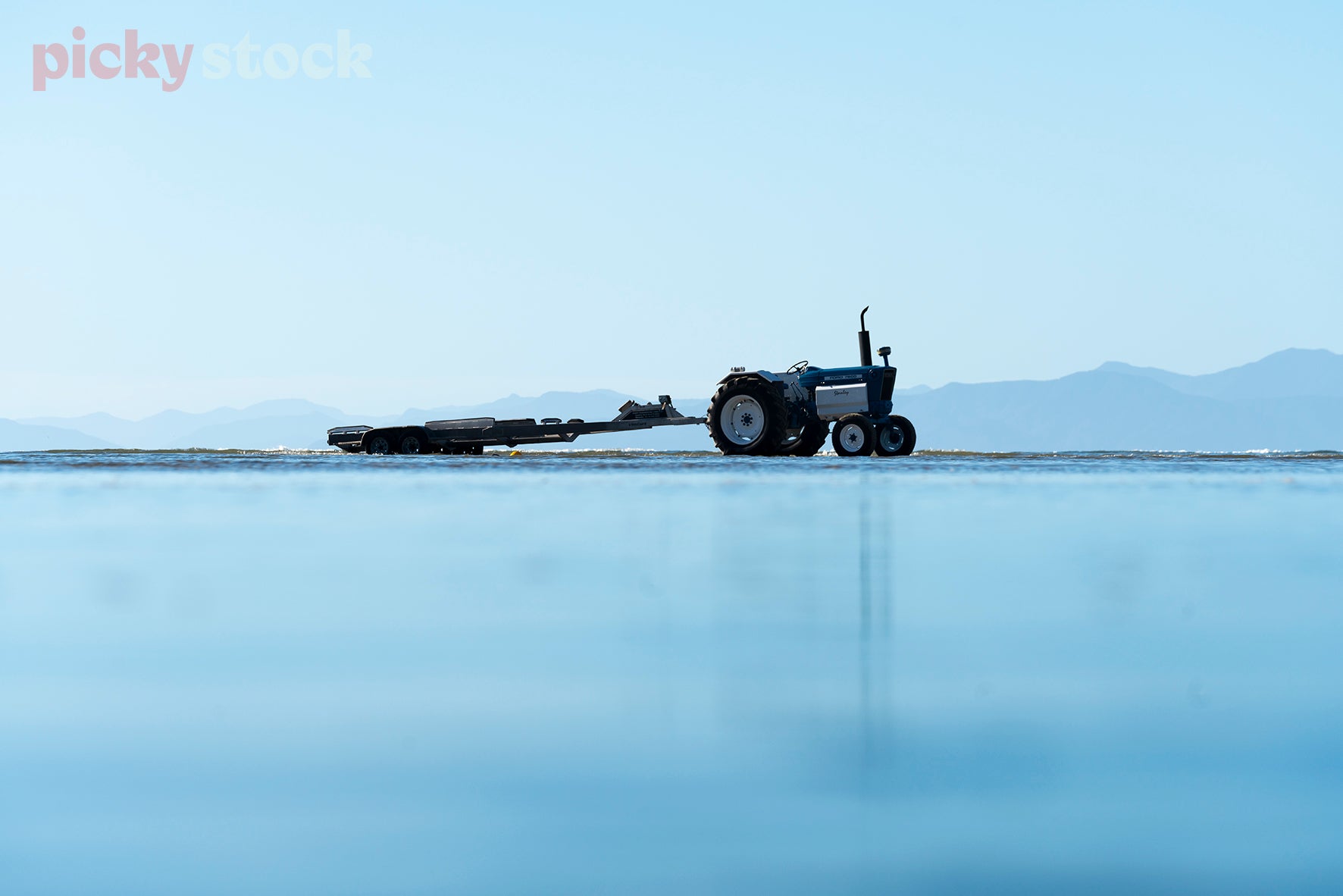 Beach tractor